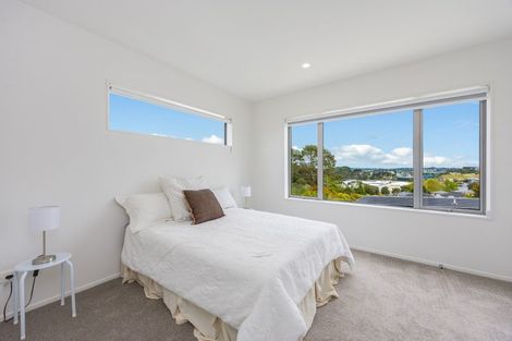 Photo of property in 298a Sunset Road, Windsor Park, Auckland, 0632