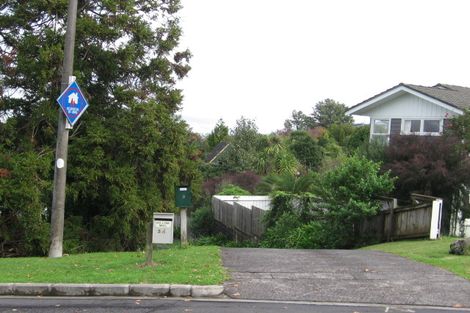 Photo of property in 2/3 Pohutukawa Avenue, Shelly Park, Auckland, 2014