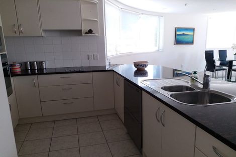 Photo of property in 1a/175 Hurstmere Road, Takapuna, Auckland, 0622