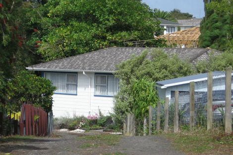 Photo of property in 25 Felgrove Street, Glendene, Auckland, 0602