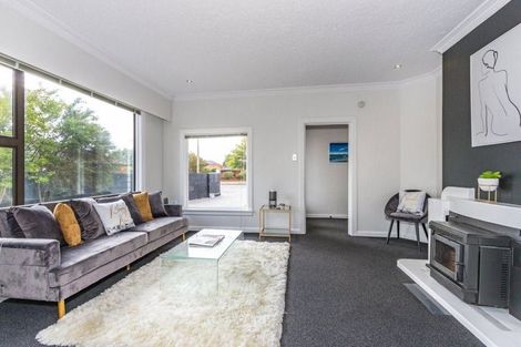 Photo of property in 215 Main North Road, Redwood, Christchurch, 8051