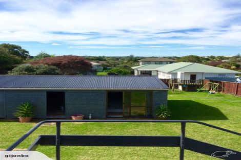 Photo of property in 82 Harrington Road, Henderson, Auckland, 0610