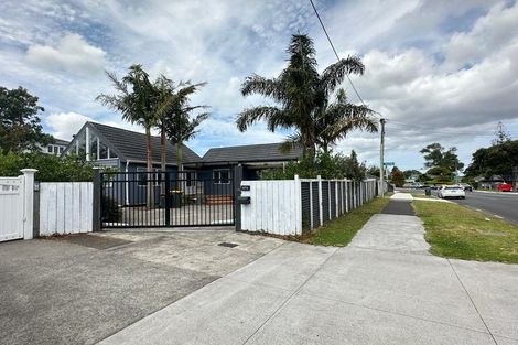 Photo of property in 47a Taikata Road, Te Atatu Peninsula, Auckland, 0610
