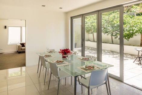 Photo of property in 1 Upper Lewisville Terrace, Thorndon, Wellington, 6011