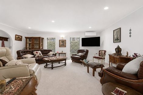 Photo of property in 120 Walter Strevens Drive, Conifer Grove, Takanini, 2112
