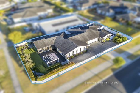 Photo of property in 25 Gilbransen Road, Kumeu, 0810