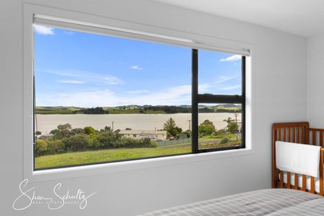 Photo of property in 24 Oxford Street, Whakapirau, Maungaturoto, 0583