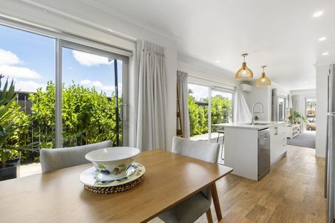 Photo of property in 17 Karauria Lane, Orewa, 0931