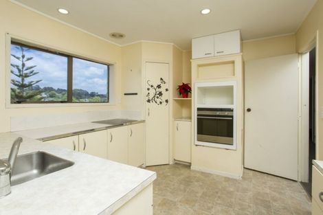 Photo of property in 2/6 Charmaine Road, Torbay, Auckland, 0630