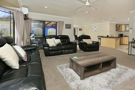 Photo of property in 30 Carnelian Court, Westgate, Auckland, 0614