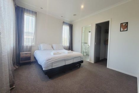 Photo of property in 32 Sumner Terrace, Aotea, Porirua, 5024