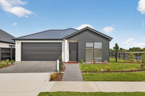 Photo of property in 49 Ruataniwha Avenue, Rangiora, 7400