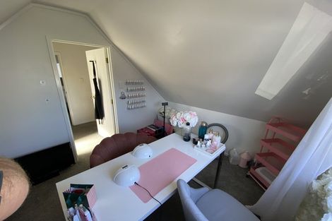 Photo of property in 13 Caspian Close, New Lynn, Auckland, 0600