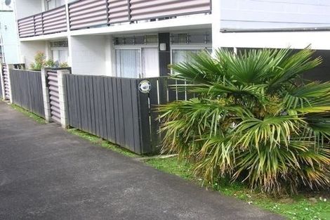 Photo of property in 2/22 Patterson Street, Sandringham, Auckland, 1041