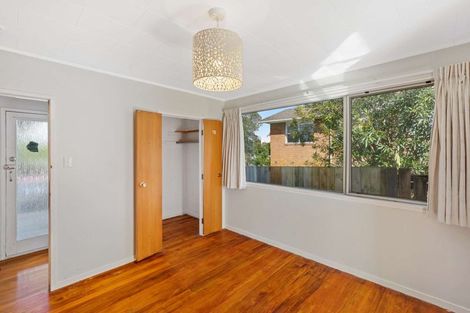 Photo of property in 9 Cockayne Crescent, Sunnynook, Auckland, 0620