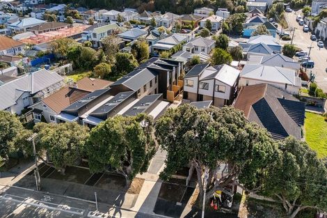 Photo of property in 3/152 The Parade, Island Bay, Wellington, 6023