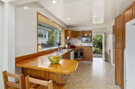 Photo of property in 64 Raroa Terrace, Tawa, Wellington, 5028