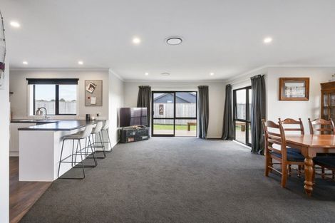 Photo of property in 34 George Street, Bulls, 4818