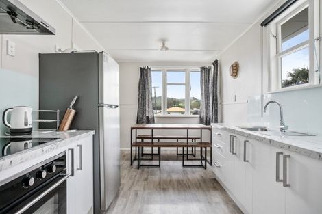 Photo of property in 33 Endcliffe Road, Kaiti, Gisborne, 4010