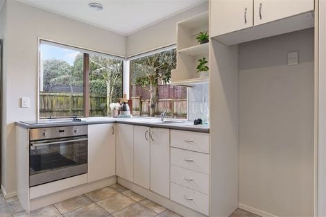 Photo of property in 23 Anna Watson Road, Half Moon Bay, Auckland, 2012