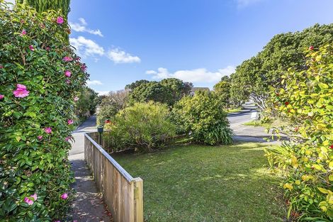 Photo of property in 11a Florio Terrace, Tawa, Wellington, 5028