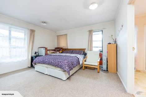 Photo of property in 15 Frank Bunce Grove, Flat Bush, Auckland, 2019