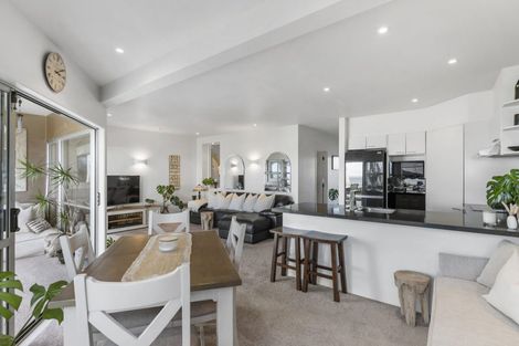 Photo of property in 5c The Esplanade, Eastern Beach, Auckland, 2012