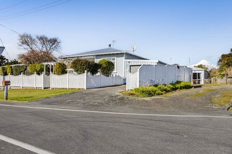 Photo of property in 2 Hurworth Road, Hurworth, New Plymouth, 4371