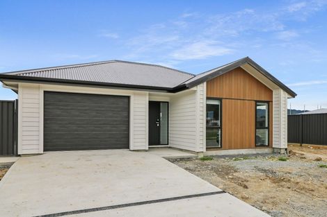 Photo of property in 34 Castletown Street, Wallaceville, Upper Hutt, 5018