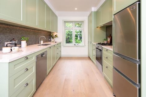 Photo of property in Hamilton Flats, 1/9 Hawker Street, Mount Victoria, Wellington, 6011