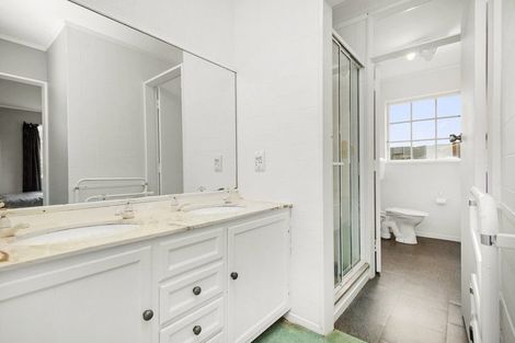 Photo of property in 7 Saint Hildas Glade, Tawa, Wellington, 5028