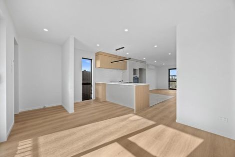Photo of property in 8 Harikoa Way, Karaka, 2113