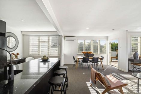 Photo of property in 25 Holland Avenue, Point England, Auckland, 1072