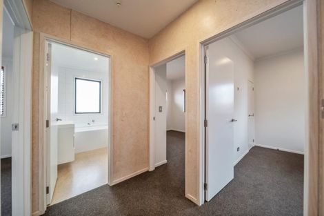 Photo of property in 28b Bayly Road, Moturoa, New Plymouth, 4310