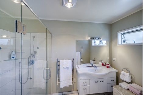 Photo of property in 28a Middle Road, Havelock North, 4130