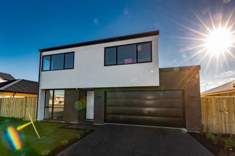 Photo of property in 18 Sholto Duncan Crescent, Halswell, Christchurch, 8025