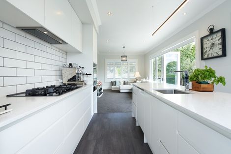 Photo of property in 105 Georges Drive, Napier South, Napier, 4110