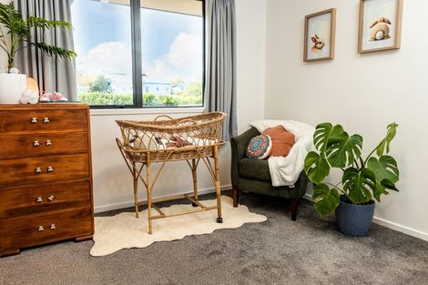 Photo of property in 30 Cabeleigh Drive, Helensville, 0800