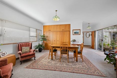 Photo of property in 166 Heta Road, Highlands Park, New Plymouth, 4312