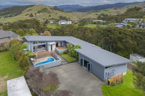 Photo of property in 50 Tarapatiki Drive, Whitianga, 3510