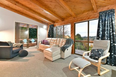 Photo of property in 504 Beach Road, Murrays Bay, Auckland, 0630