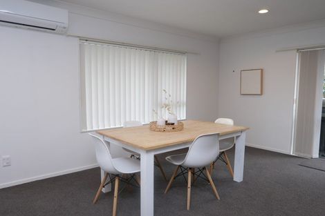 Photo of property in 11 Crown Hill, Paraparaumu, 5032