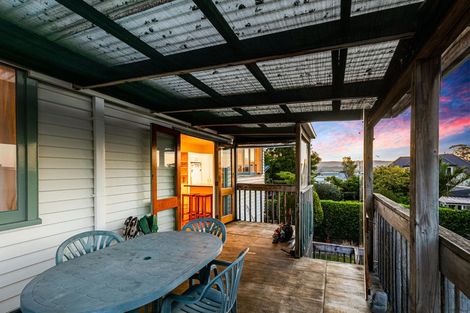 Photo of property in 18 Lavelle Road, Henderson, Auckland, 0612