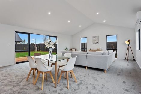 Photo of property in 14 Chatsworth Avenue, Rangiora, 7400