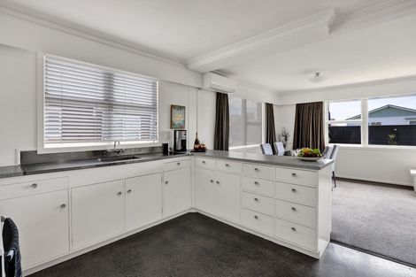 Photo of property in 70 Pendarves Street, New Plymouth, 4310