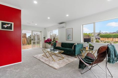 Photo of property in 3 Villino Place, Randwick Park, Auckland, 2105