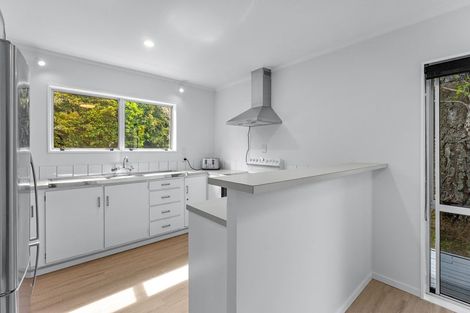 Photo of property in 1/14 Sunward Rise, Glenfield, Auckland, 0629