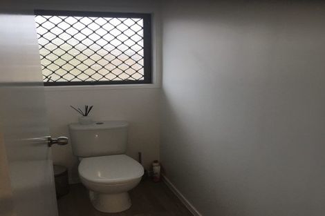 Photo of property in 23 Lane Road, Weymouth, Auckland, 2103