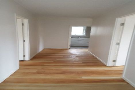 Photo of property in 21 Normanton Street, Glenfield, Auckland, 0629