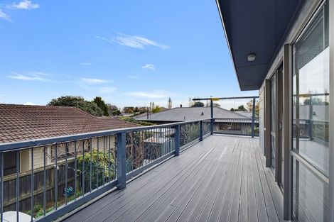 Photo of property in 2 Regency Crescent, Redwood, Christchurch, 8051